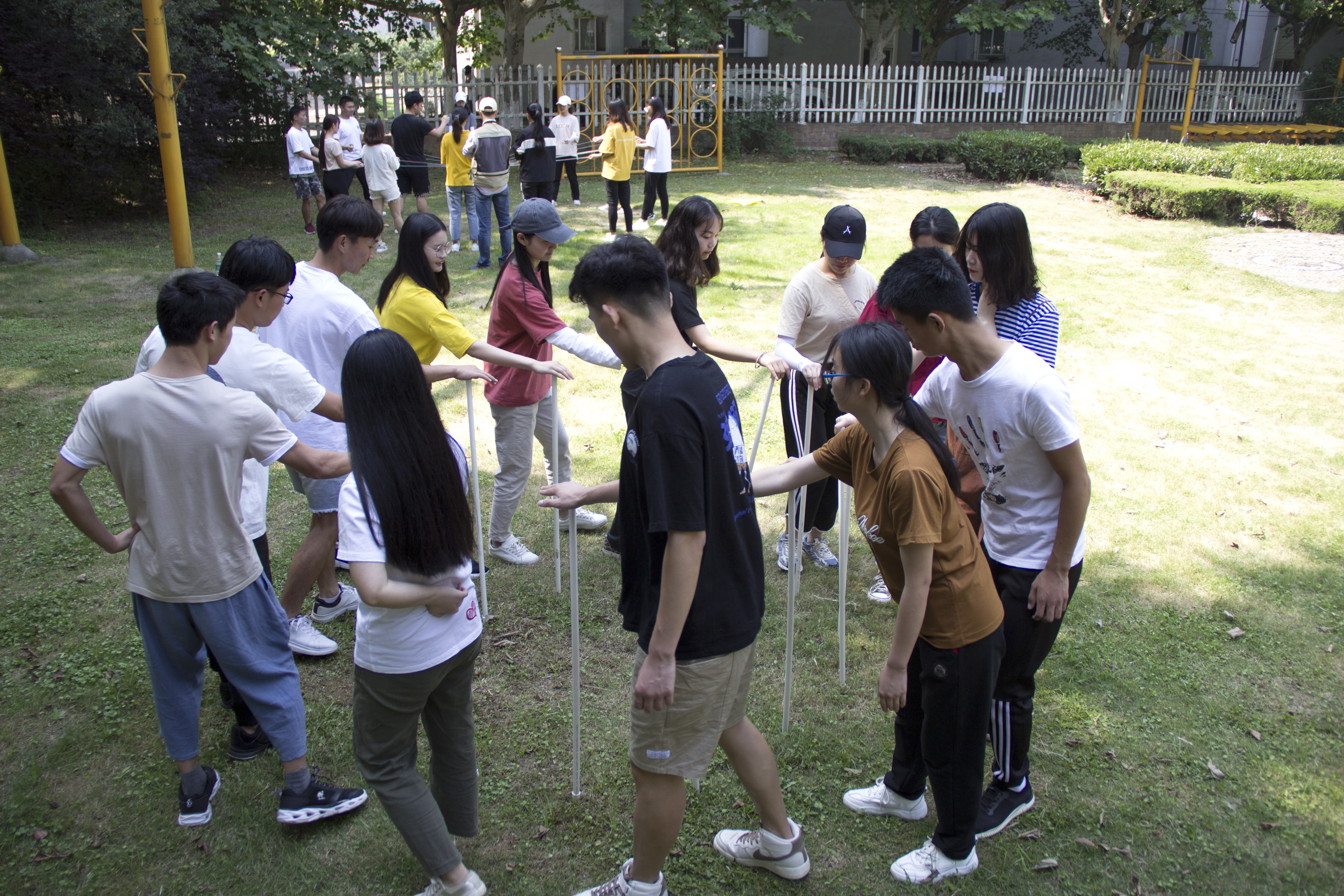 艺术设计学院举办户外素质拓展训练活动